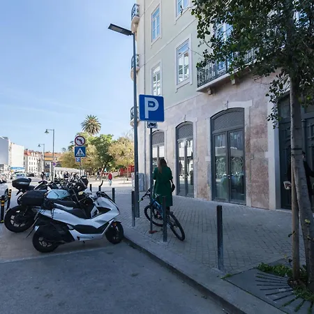 Апартаменти Flh Cais Sodre Chic Urban Flat With Balcony Лісабон