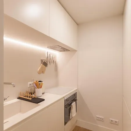 Flh Cais Sodre Chic Urban Flat With Balcony